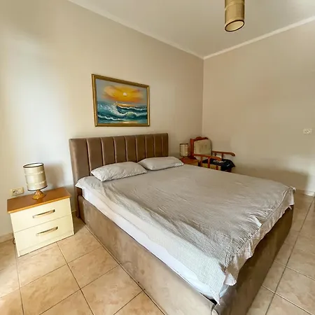 Family Beach House Apartment Golem (Tirana)